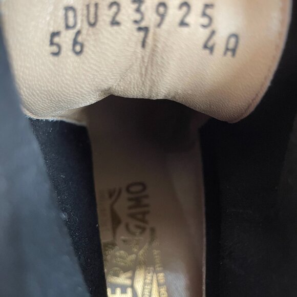 NEW Salvatore Ferragamo Booties Black Suede Size 7 - Picture 3 of 7